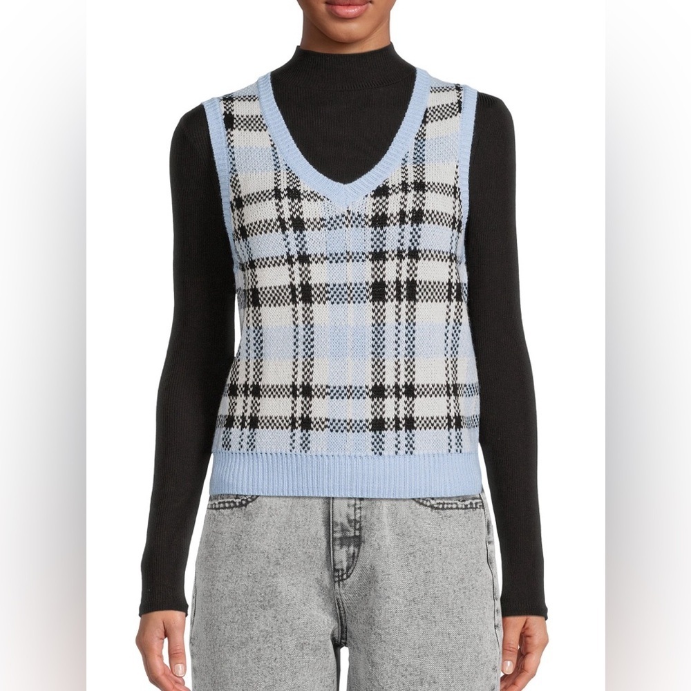 NWT No Boundaries Baby Blue & White Plaid Sleeveless Sweater Vest Top Juniors L